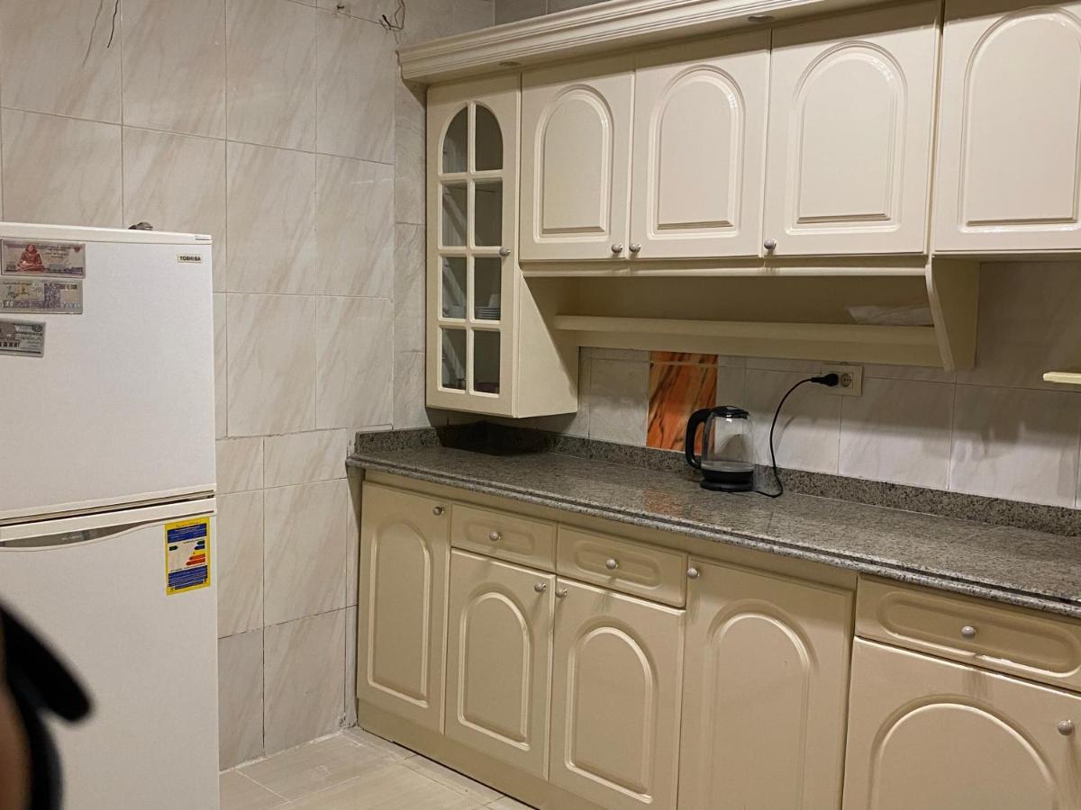 Apartamento Nile View 2-bed In Zamalek Cairo
