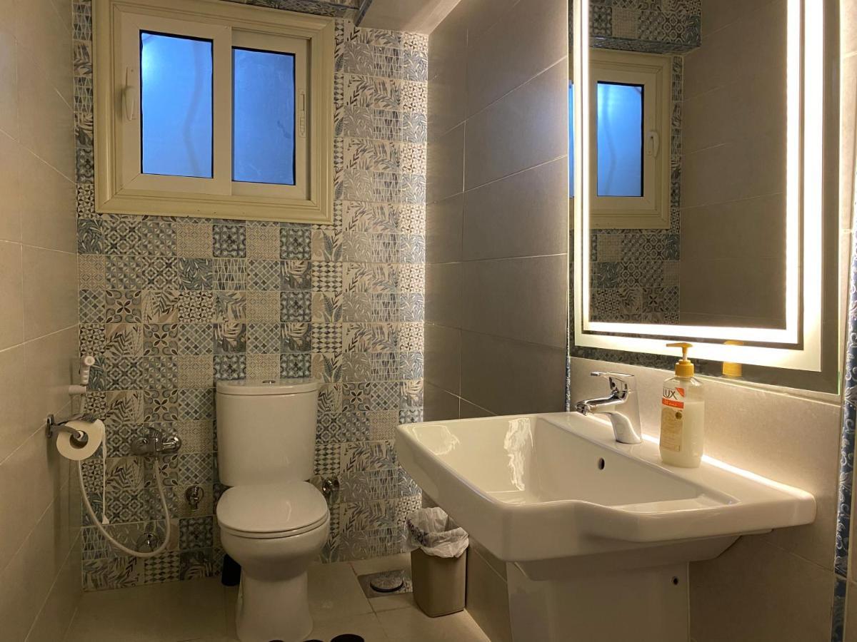 Nile View 2-bed In Zamalek Apartamento