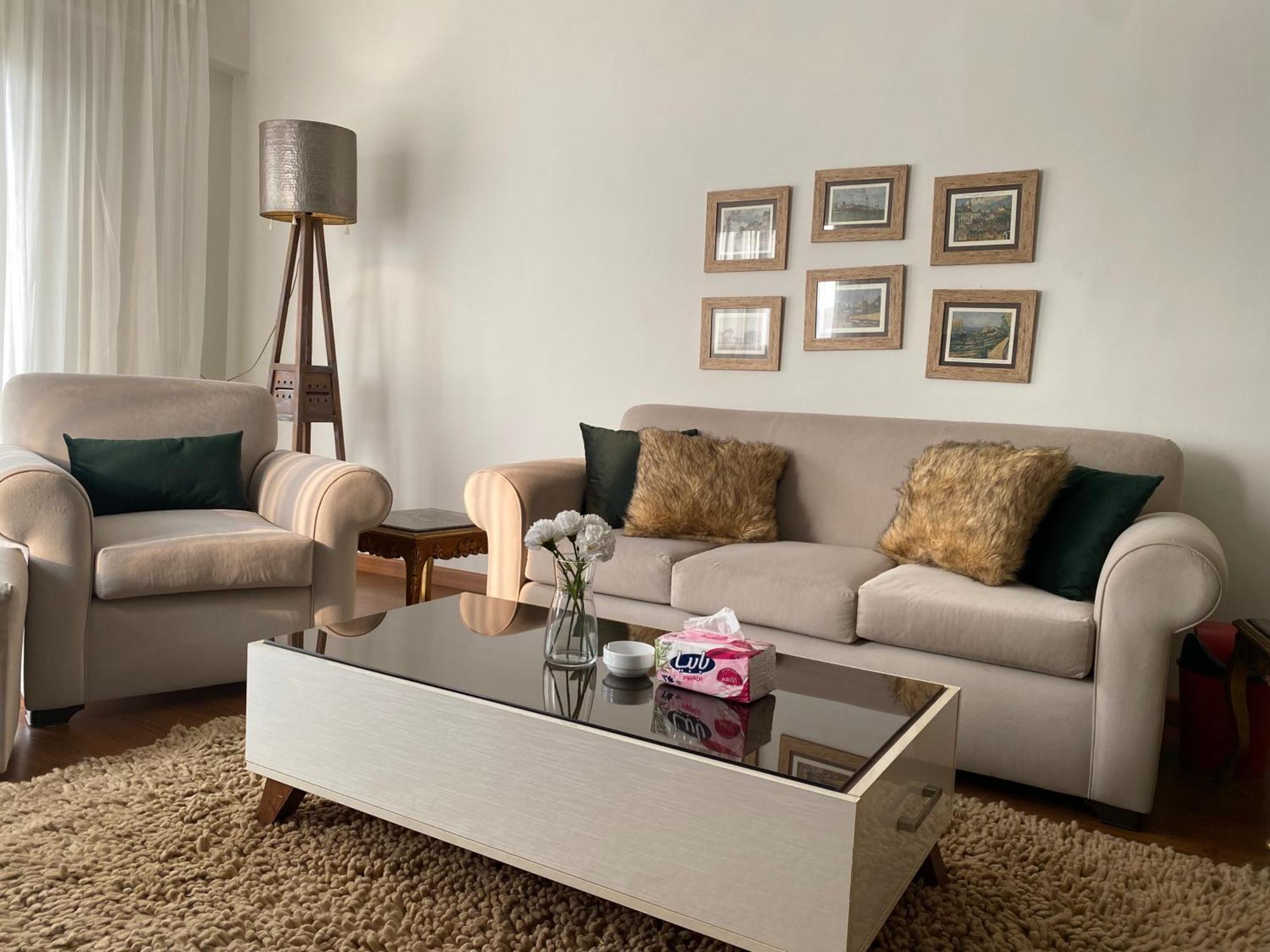 Nile View 2-bed In Zamalek Apartamento